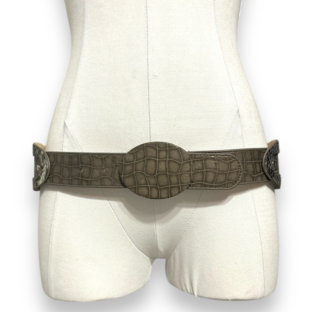 CHICO’S Grey Faux Snakeskin Oval Loop Statement Belt